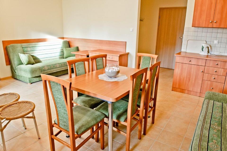 Osrodek Wczasowy Bursztyn Hotel กดัญสก์ ภายนอก รูปภาพ
